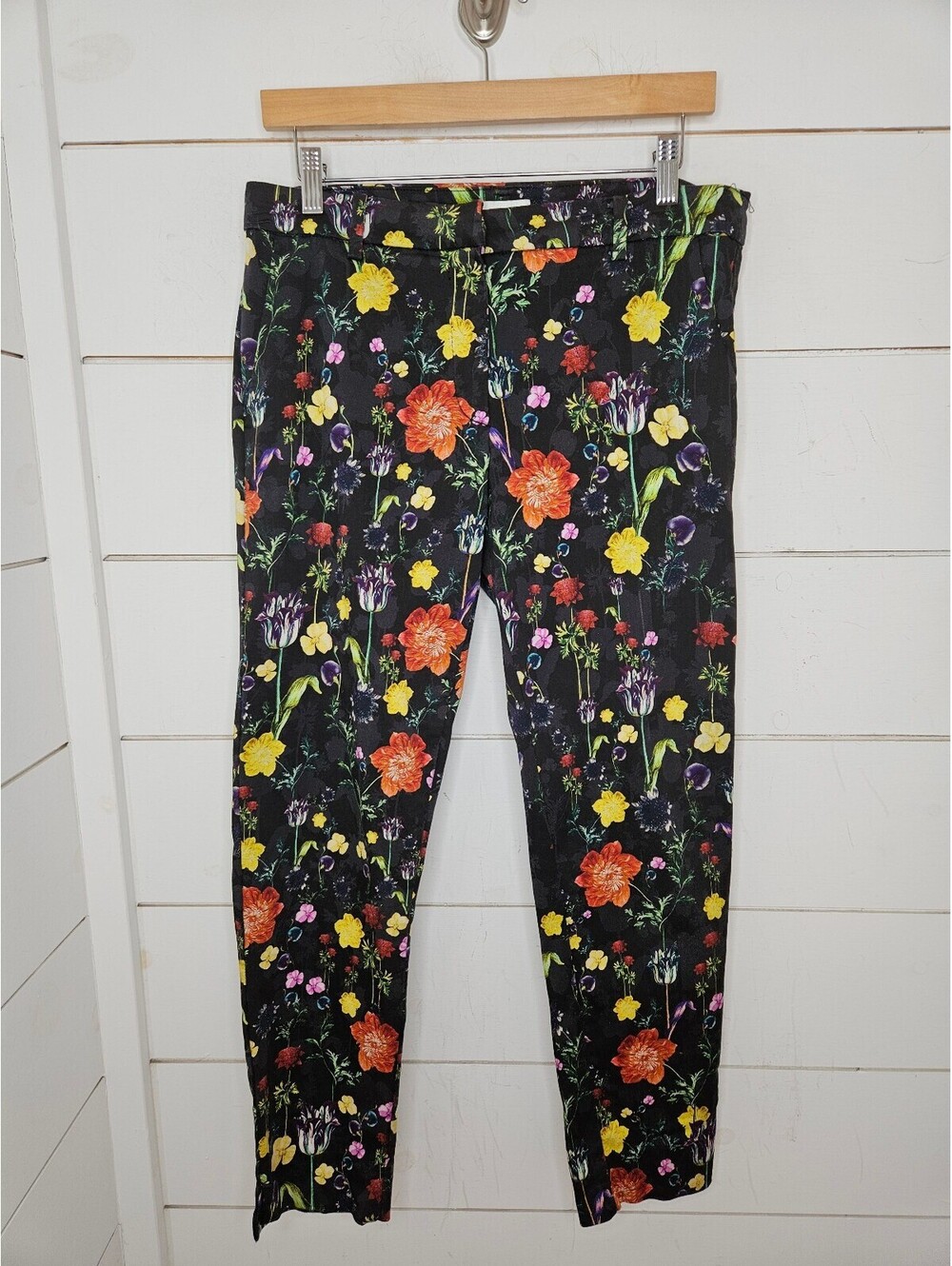 H&M size 10 black with flowers cropped cigarette pants
